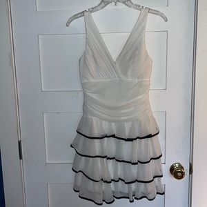 White dress, tiered. Size Medium. Worn once
